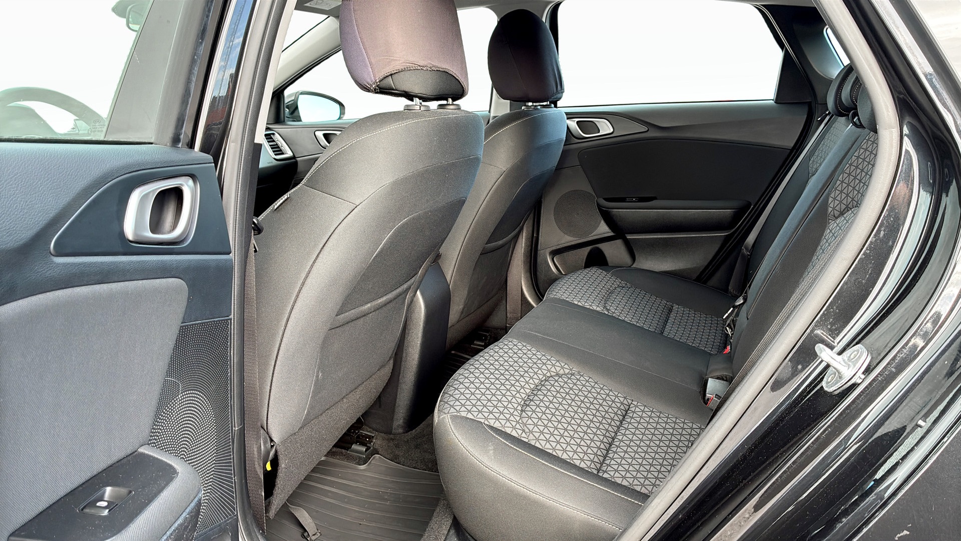 Kia cee'd BES34J