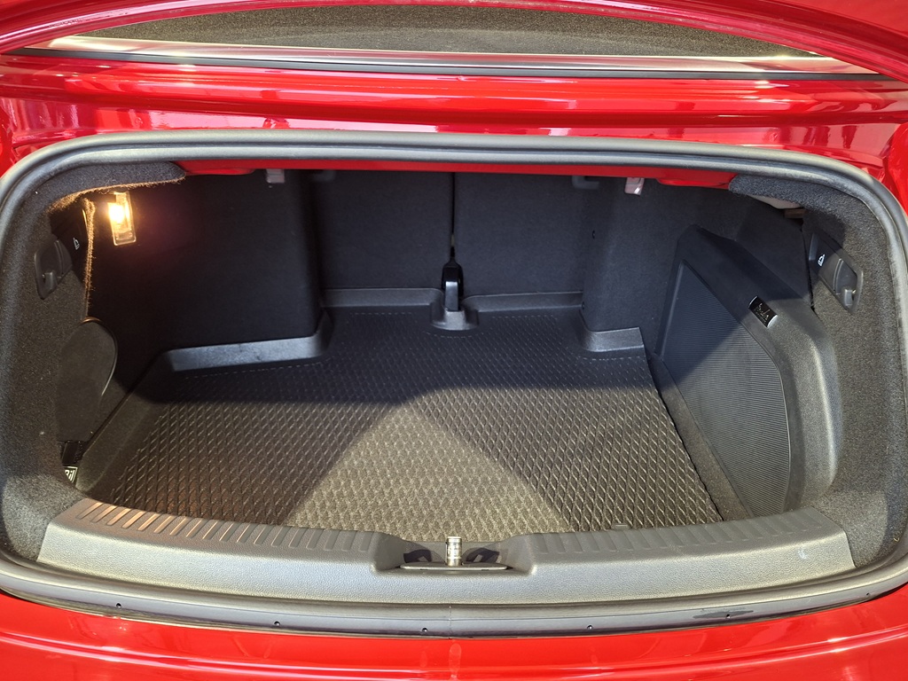 Volkswagen Beetle Cabriolet BFE772