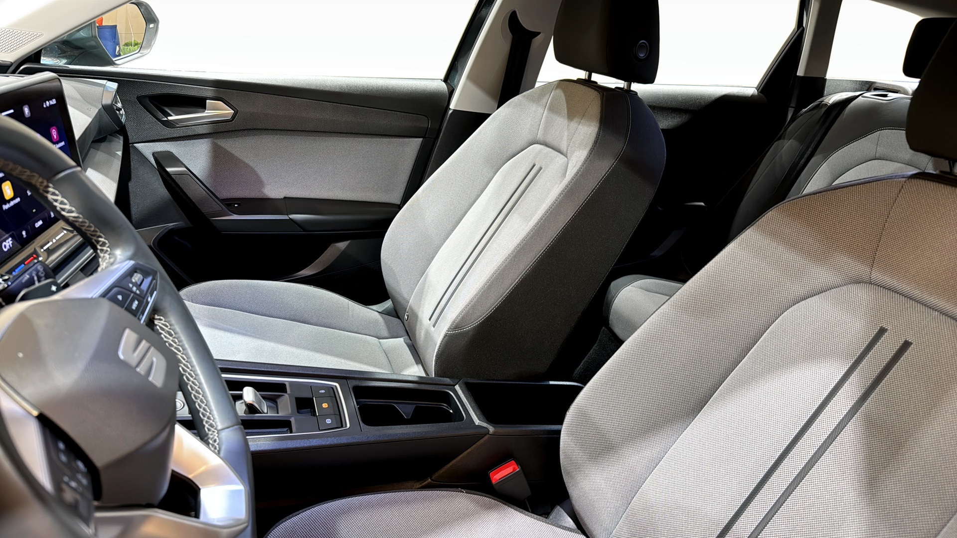 SEAT Leon Sportstourer BJB44E