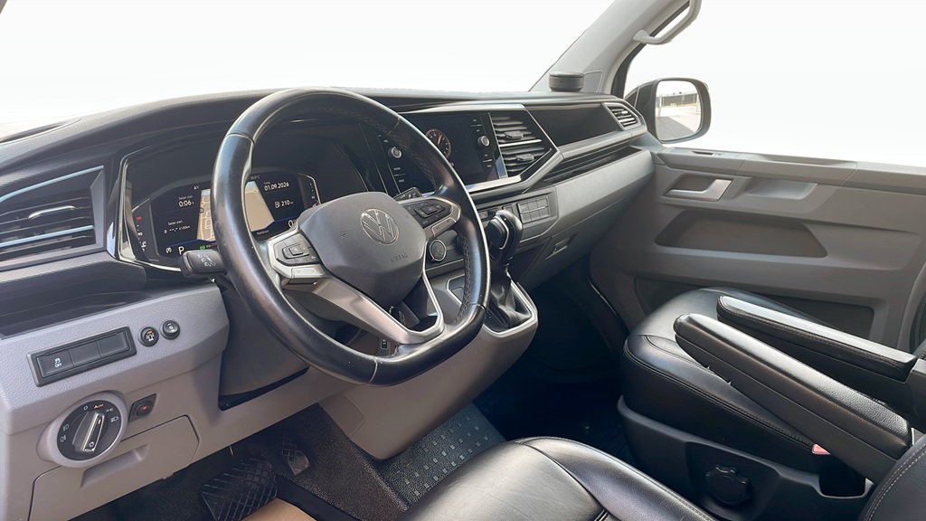 Volkswagen T6.1 Transporter lång hjulbas BJK74J