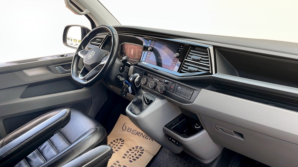 Volkswagen T6.1 Transporter lång hjulbas BJK74J