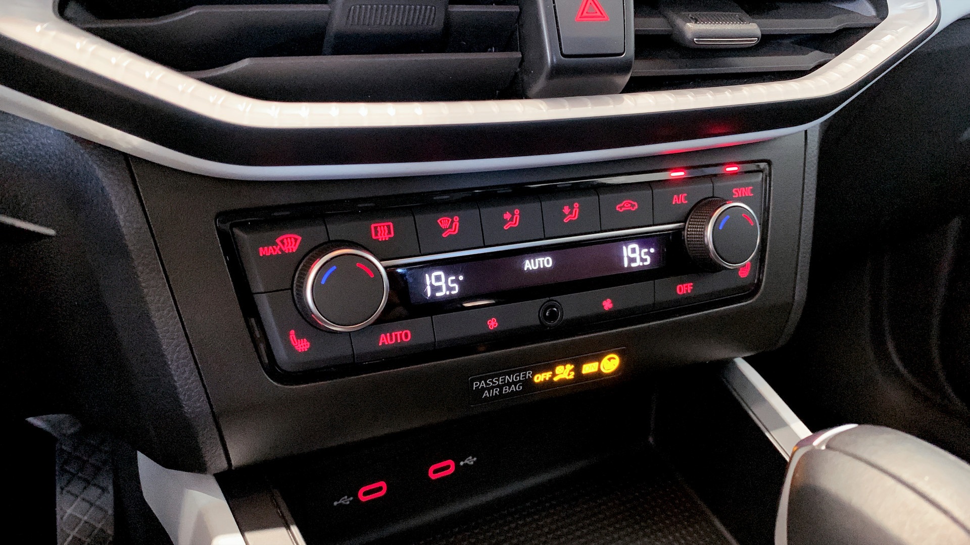 SEAT Arona BKP06Y
