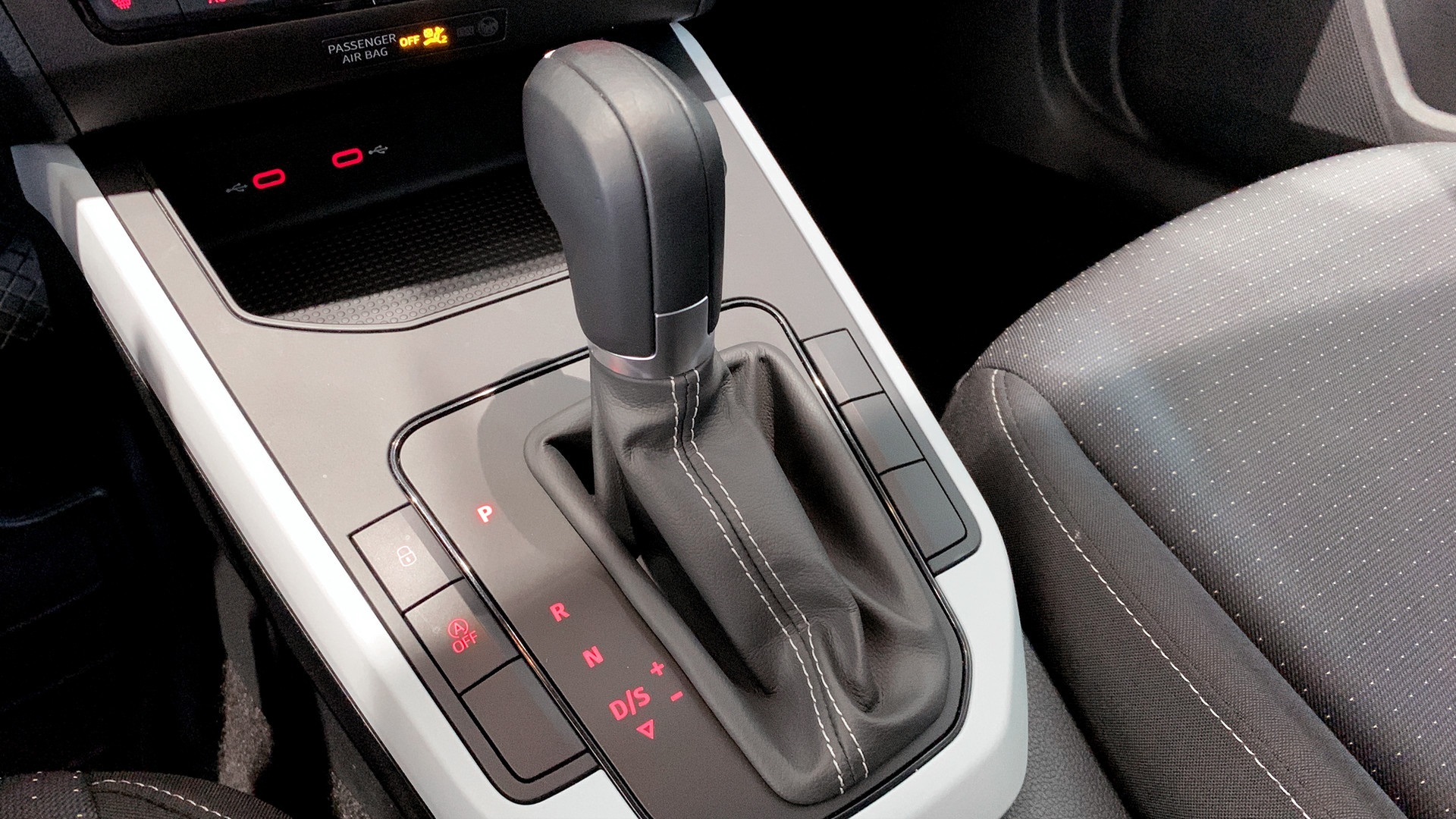SEAT Arona BKP06Y