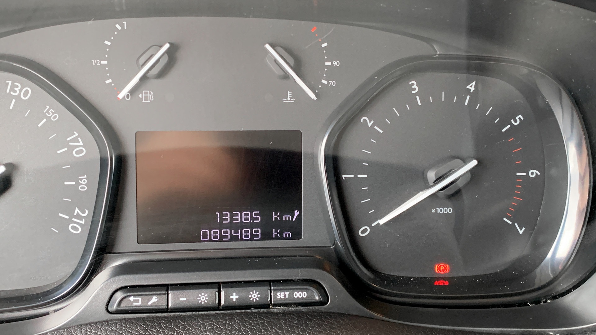 Opel Vivaro BPG28A