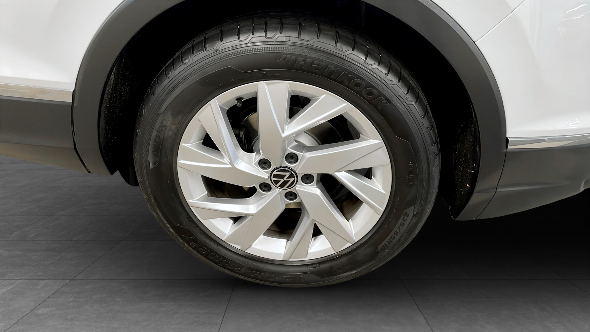 Volkswagen Tiguan BRJ35J