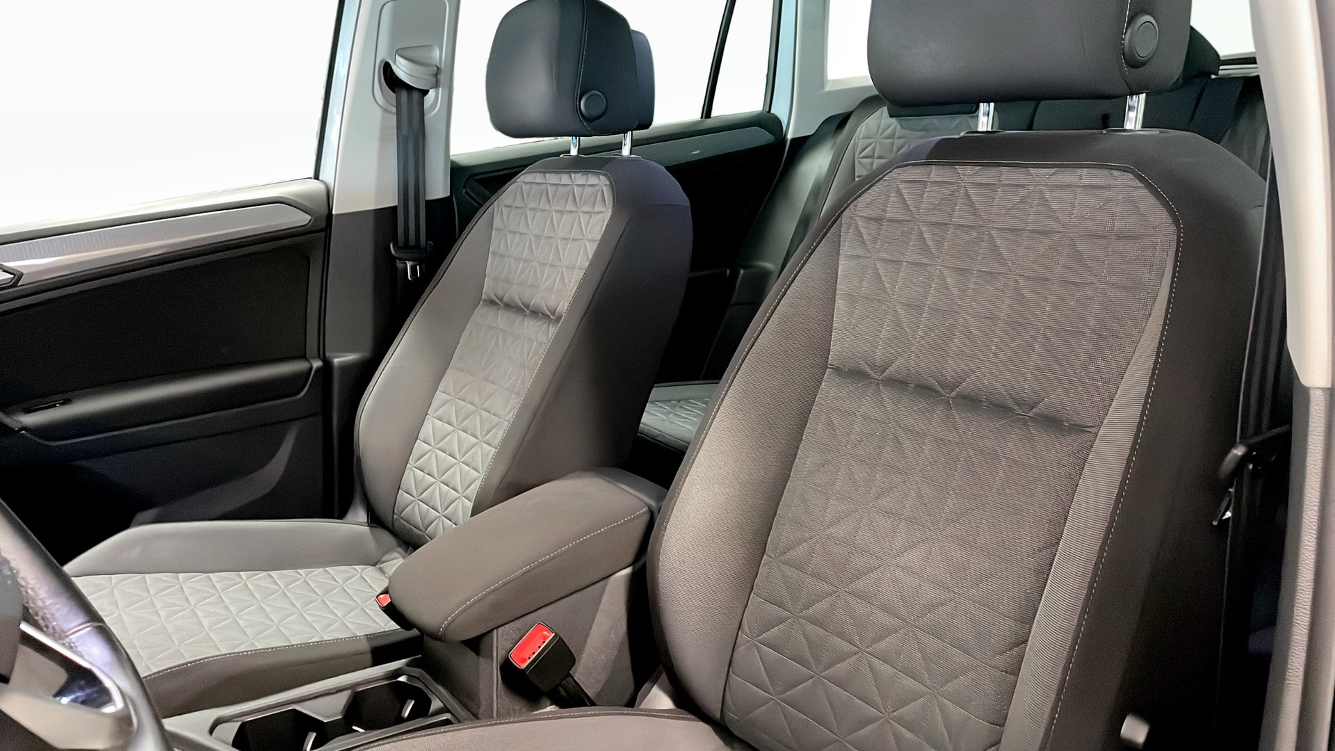 Volkswagen Tiguan BRJ35J