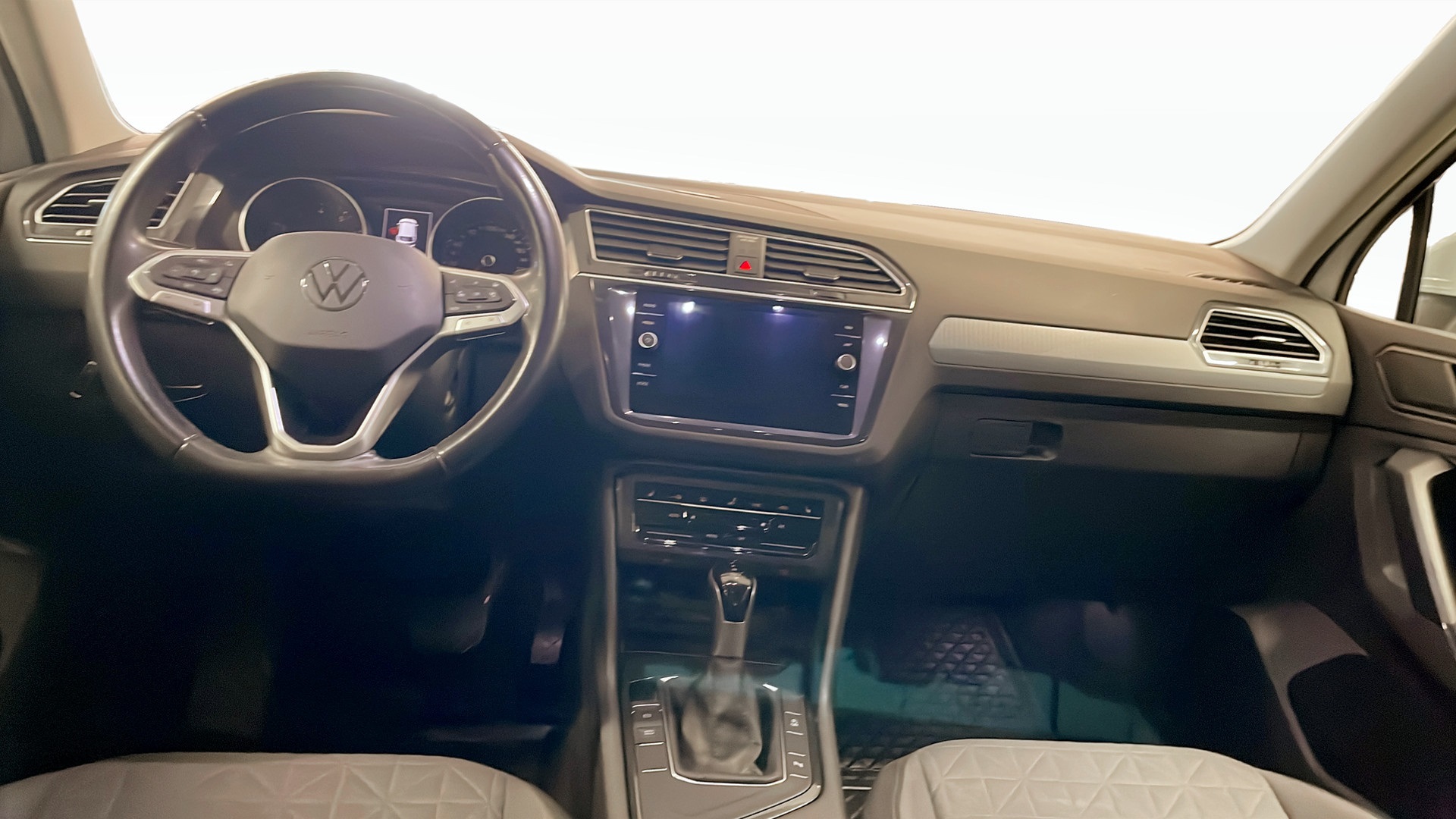 Volkswagen Tiguan BRJ35J
