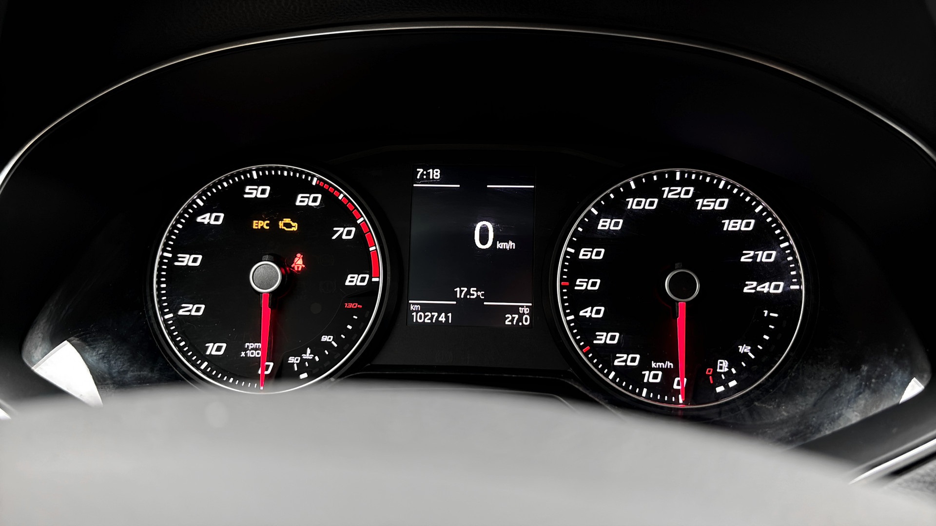 SEAT Arona BTU420