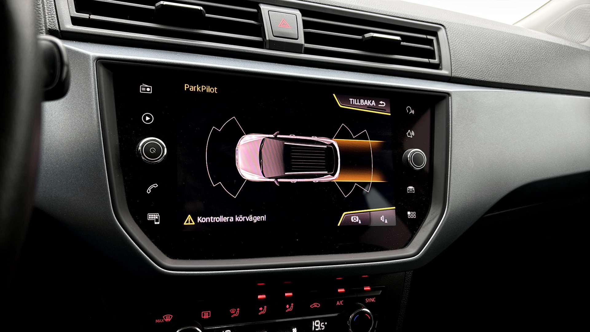 SEAT Arona BTU420