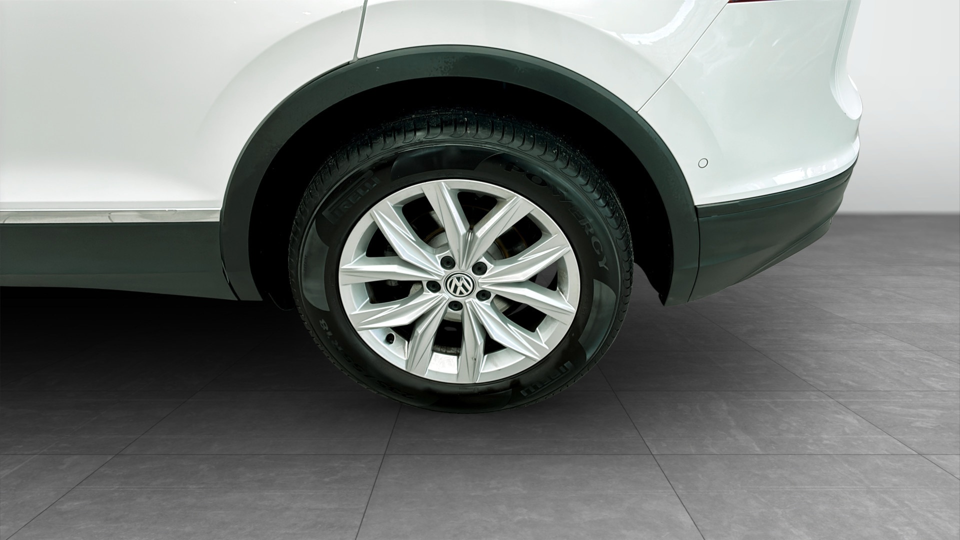 Volkswagen Tiguan BUF42X