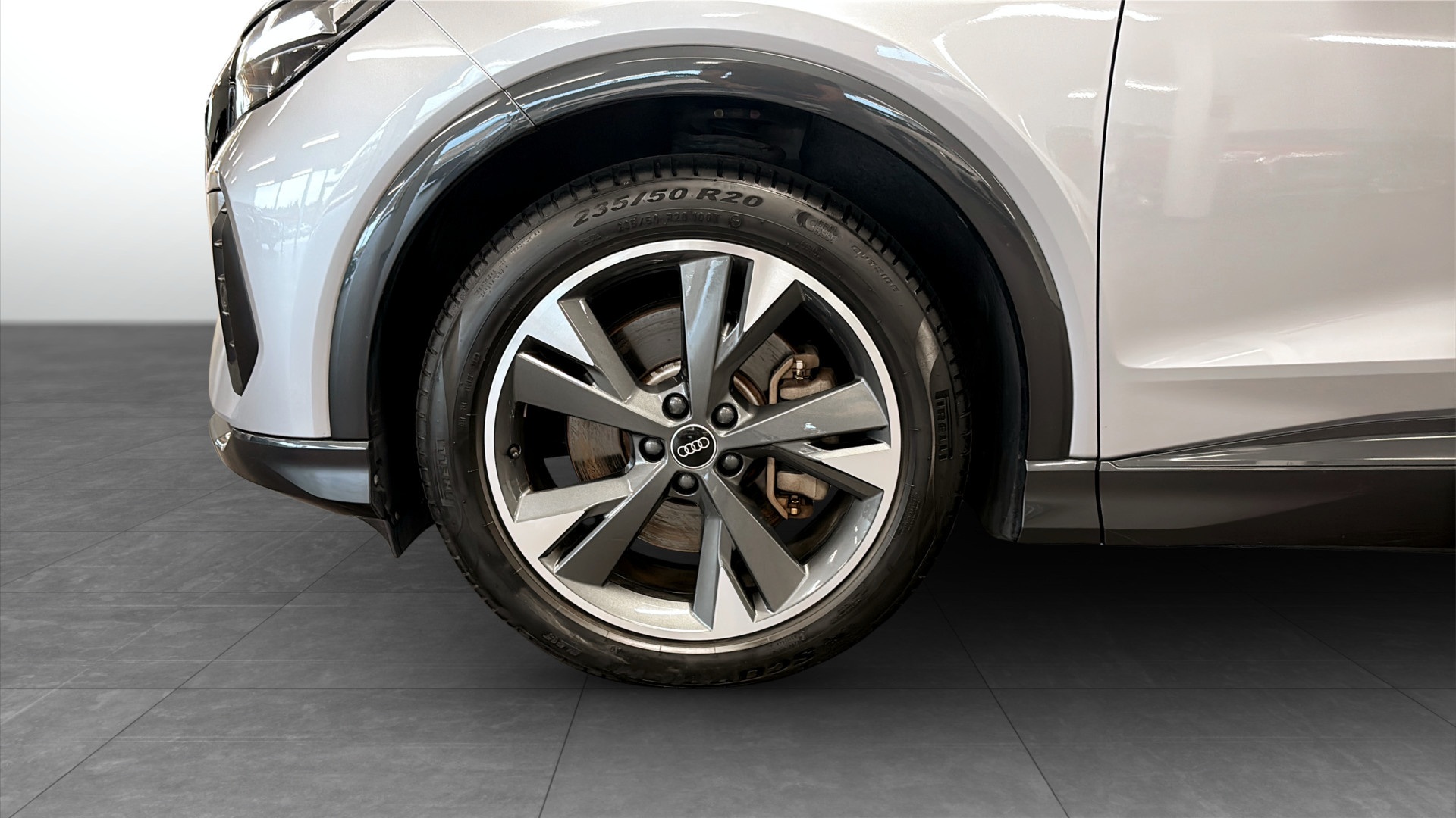 Audi Q4 e-tron BUJ02E
