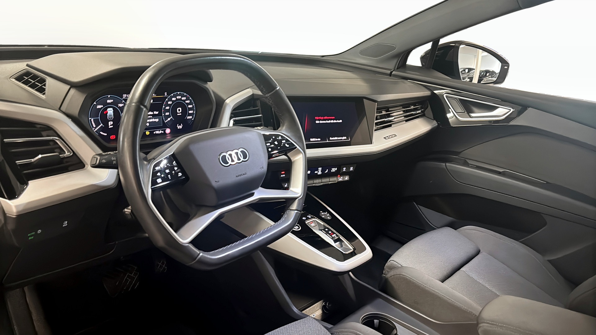 Audi Q4 e-tron BUJ02E