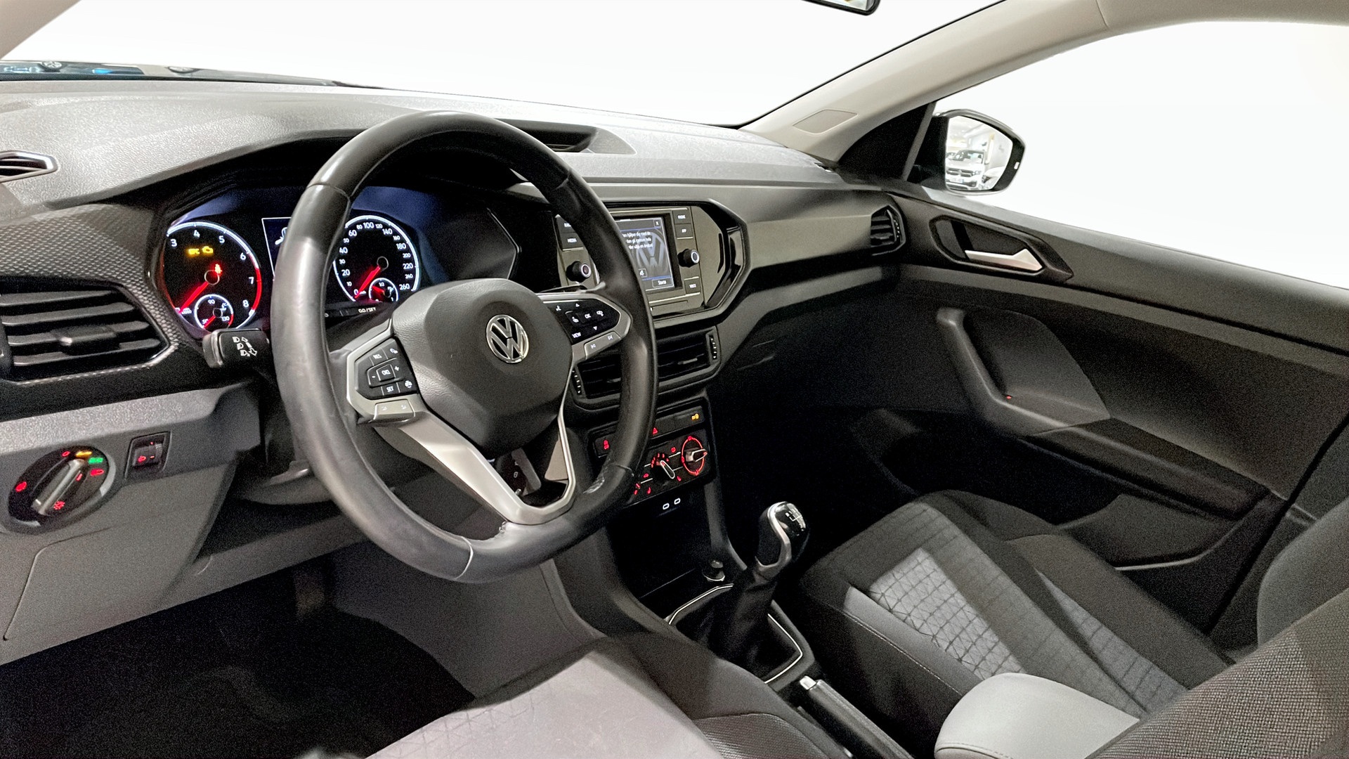 Volkswagen T-Cross BUL73A