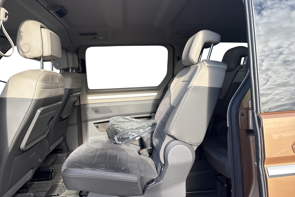 Volkswagen T7 Multivan CBJ01L