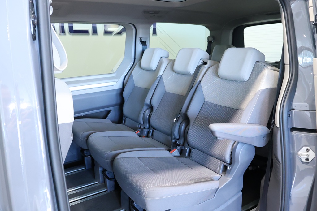 Volkswagen T7 Multivan CCH23W
