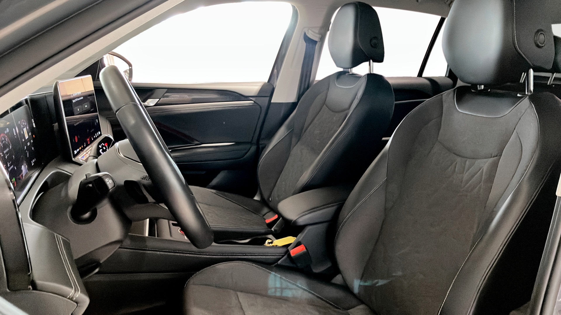 Volkswagen Tiguan CCH24F