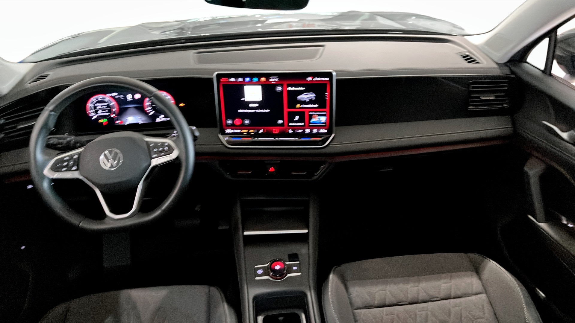 Volkswagen Tiguan CCH24F
