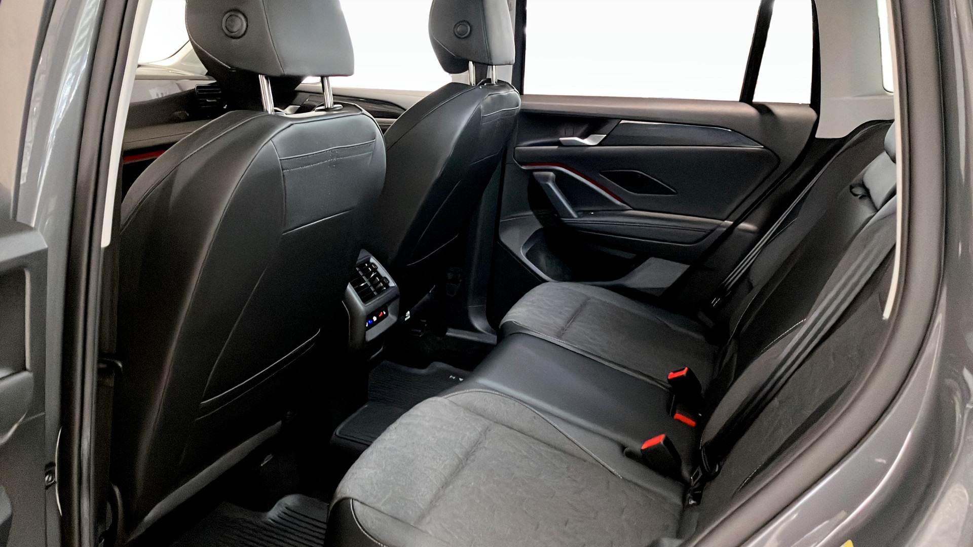Volkswagen Tiguan CCH24F