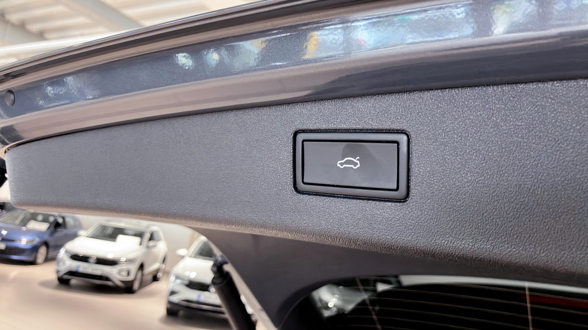 Volkswagen Tiguan CCH24F