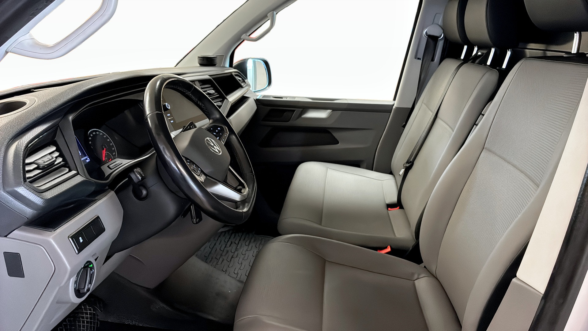 Volkswagen T6 CCL02Y