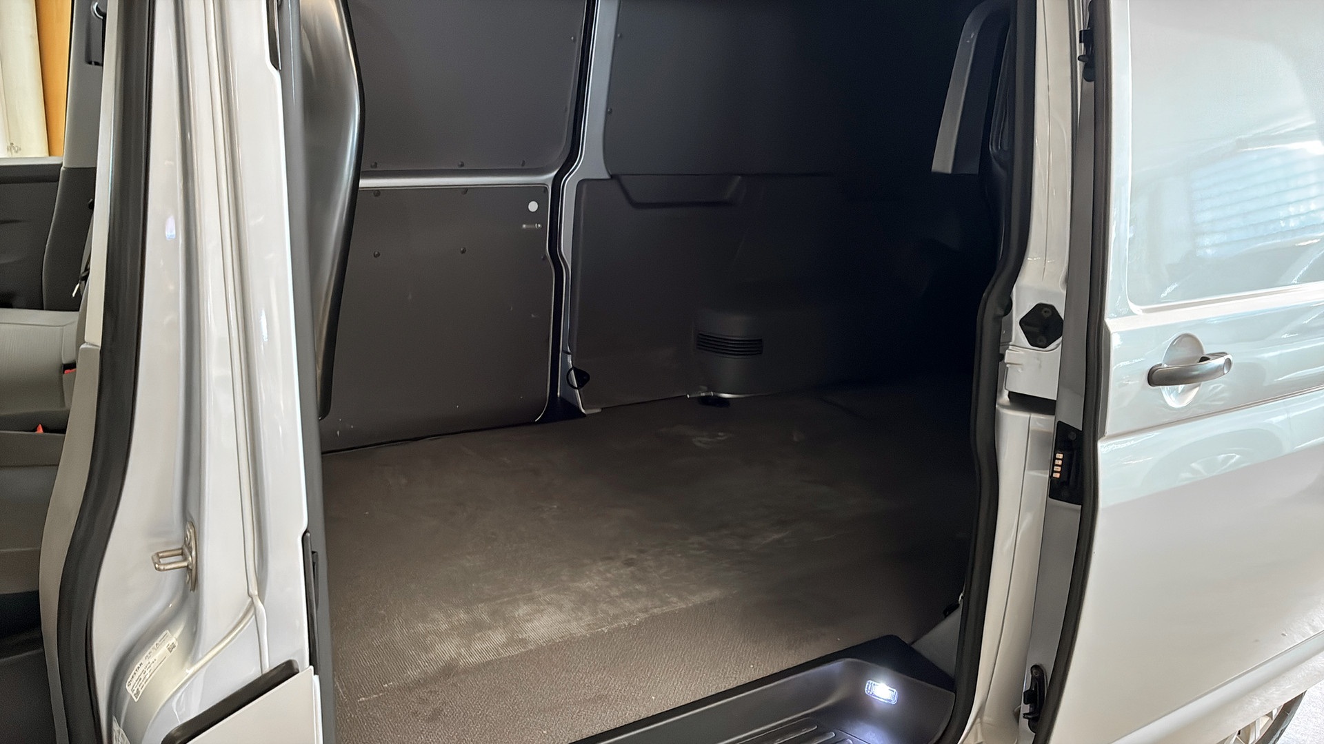 Volkswagen T6 CCL02Y