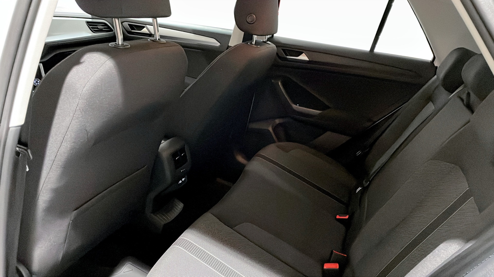 Volkswagen T-Roc CDE86H