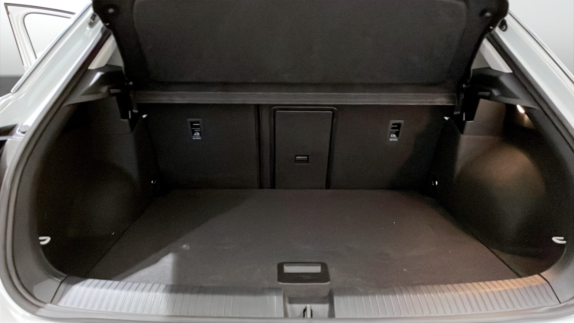 Volkswagen T-Roc CDE86H