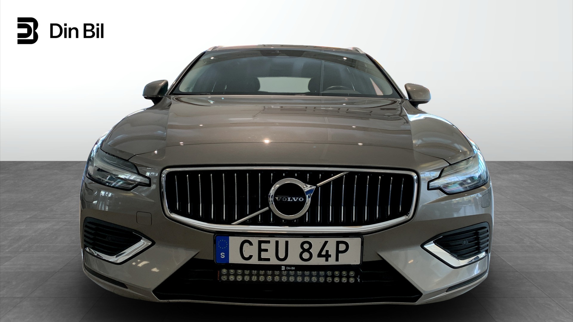Volvo V60 Recharge CEU84P