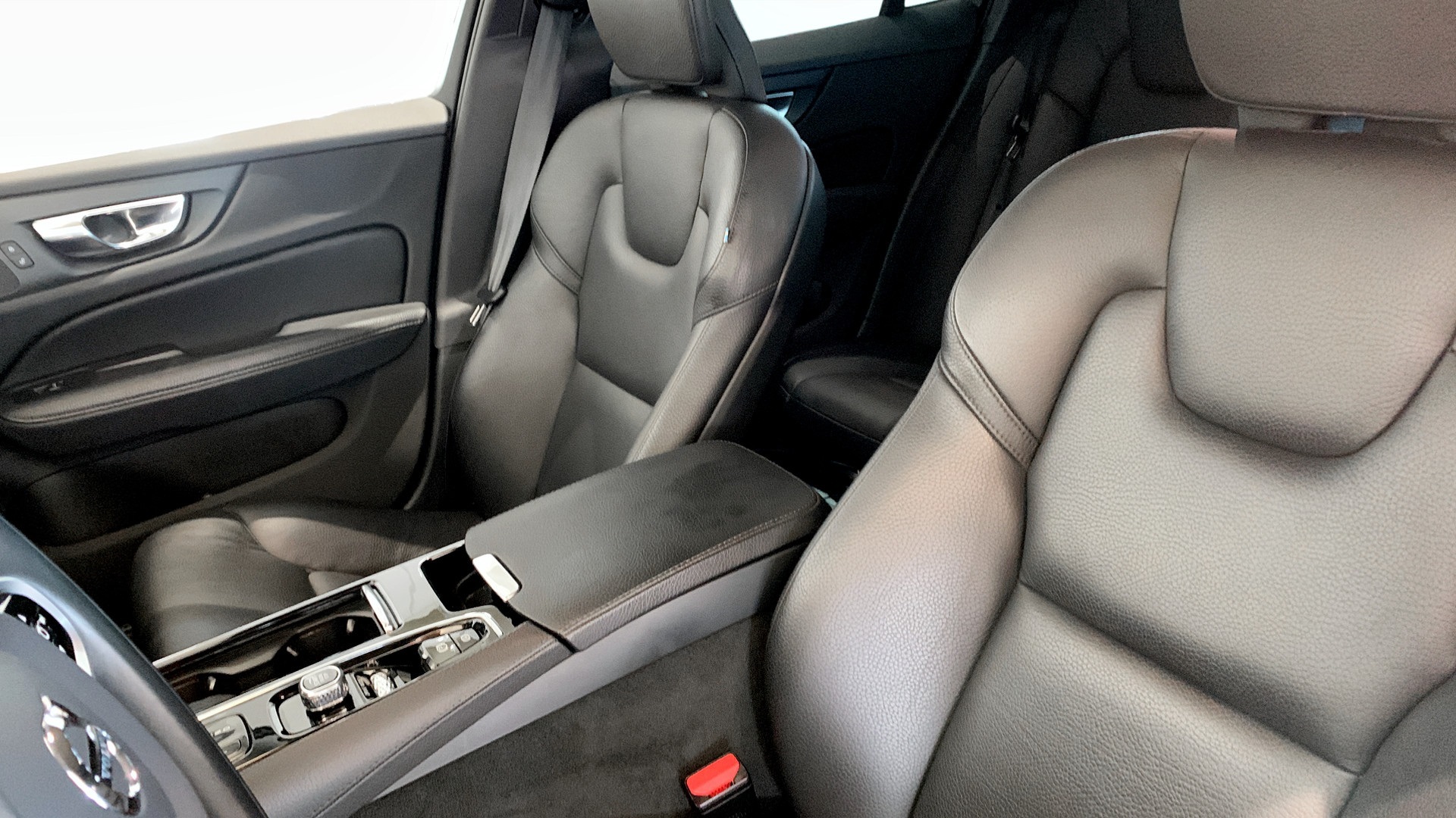 Volvo V60 Recharge CEU84P