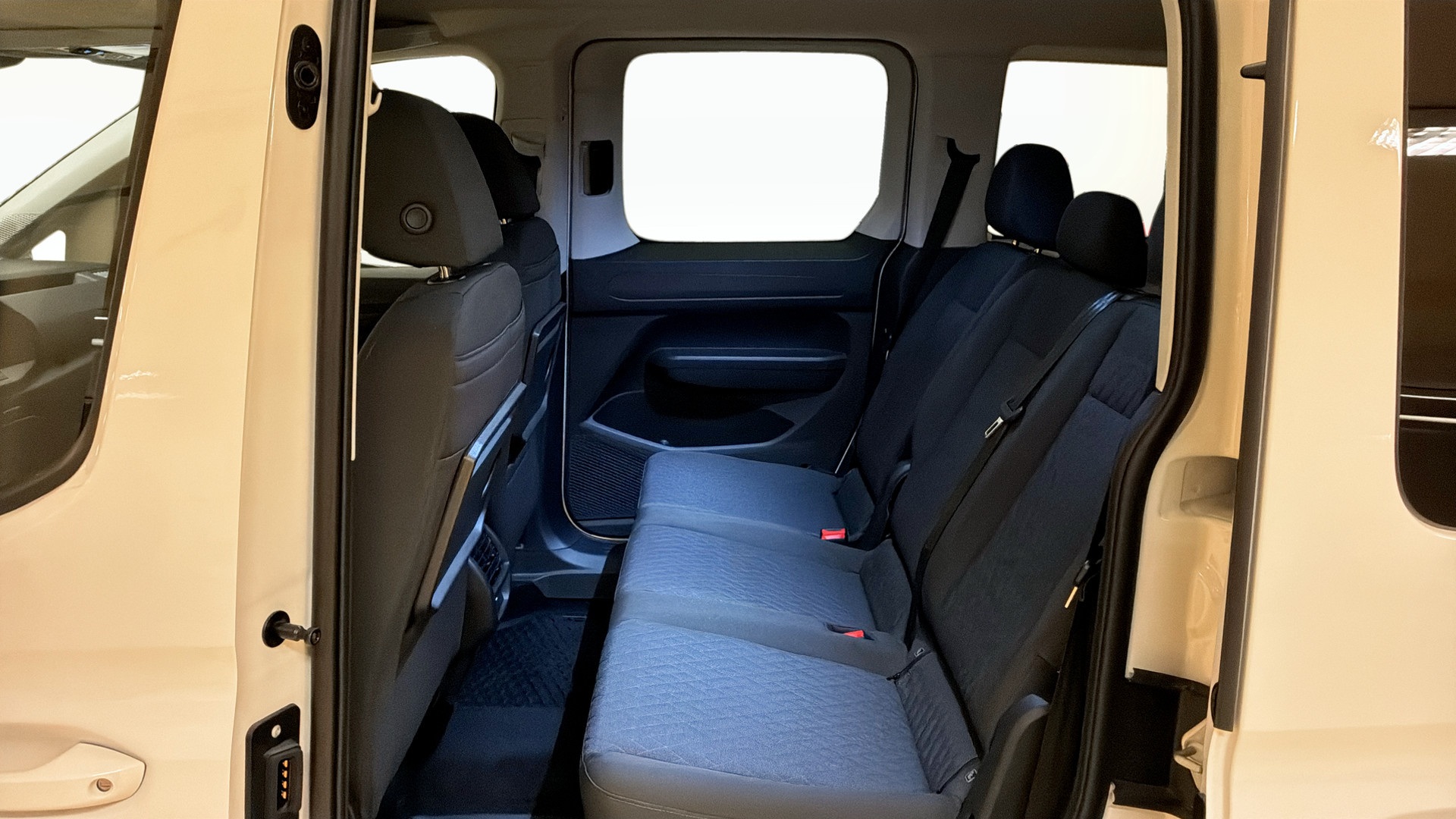 Volkswagen Caddy Life CFG88C