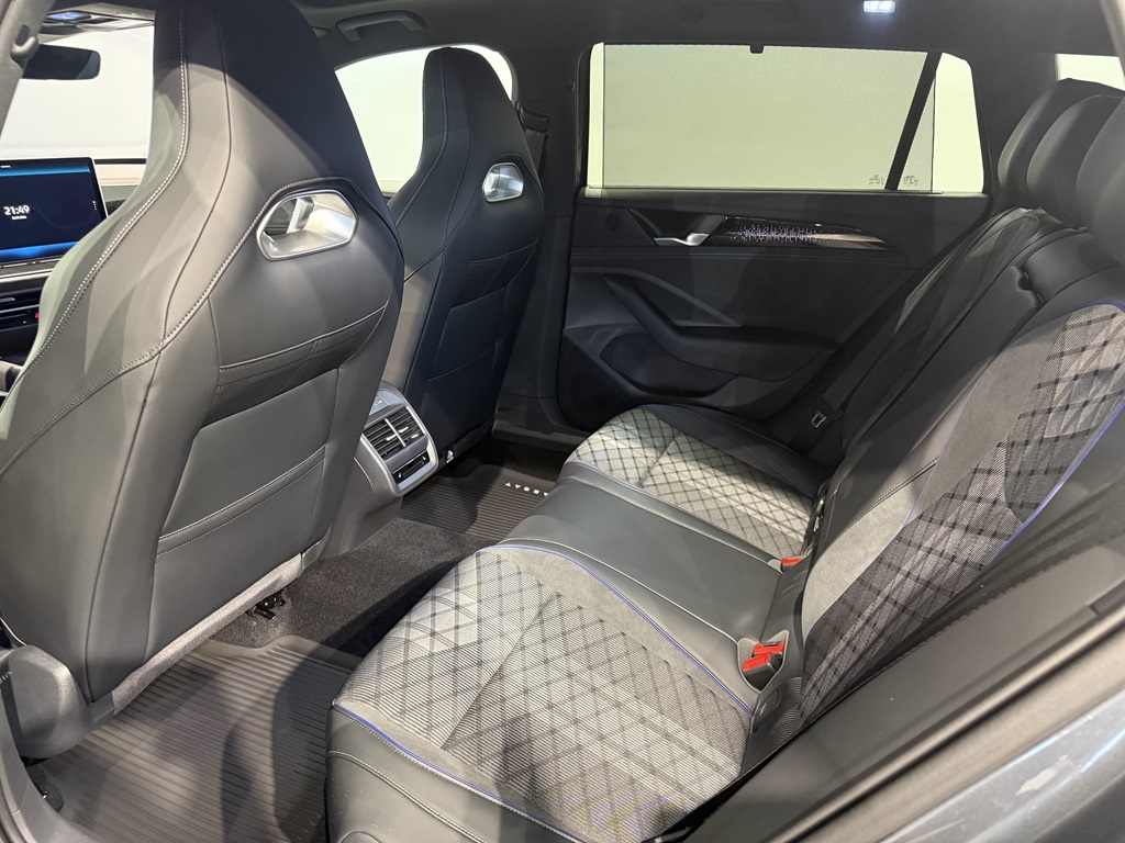 Volkswagen Passat CFJ09R