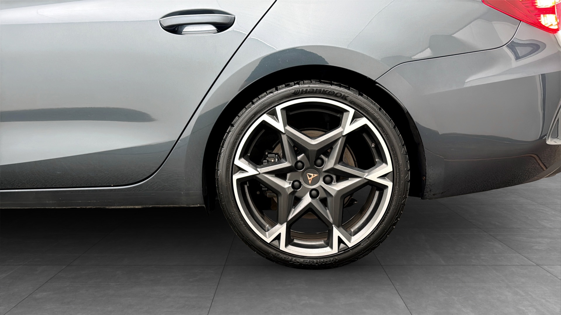 CUPRA Leon Sportstourer CFM86J