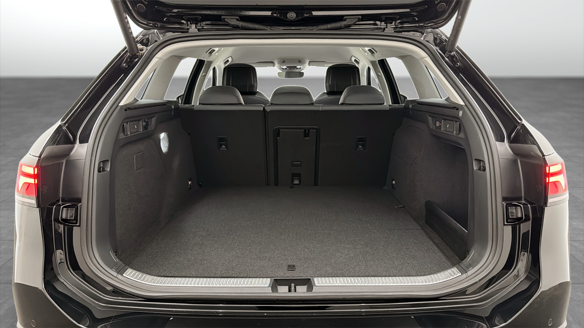 Volkswagen Passat Sportscombi CFR02W