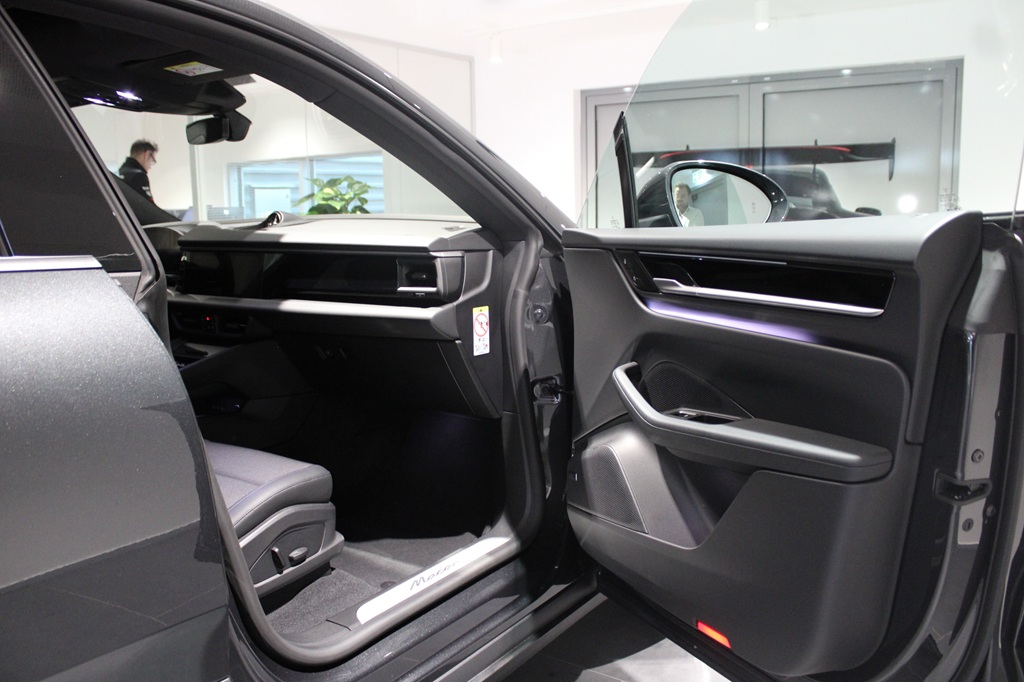 Porsche Macan CJJ24A