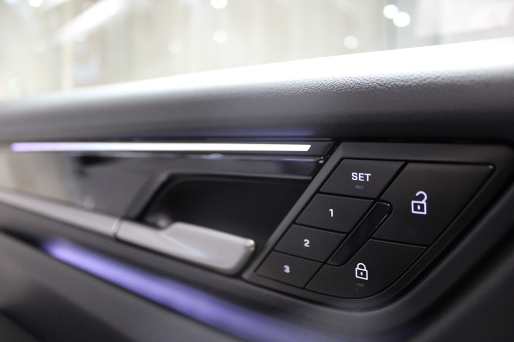Porsche Macan CJJ24A