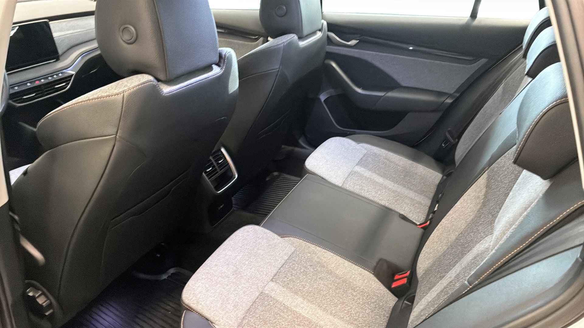 Skoda Octavia Combi CJM86Y