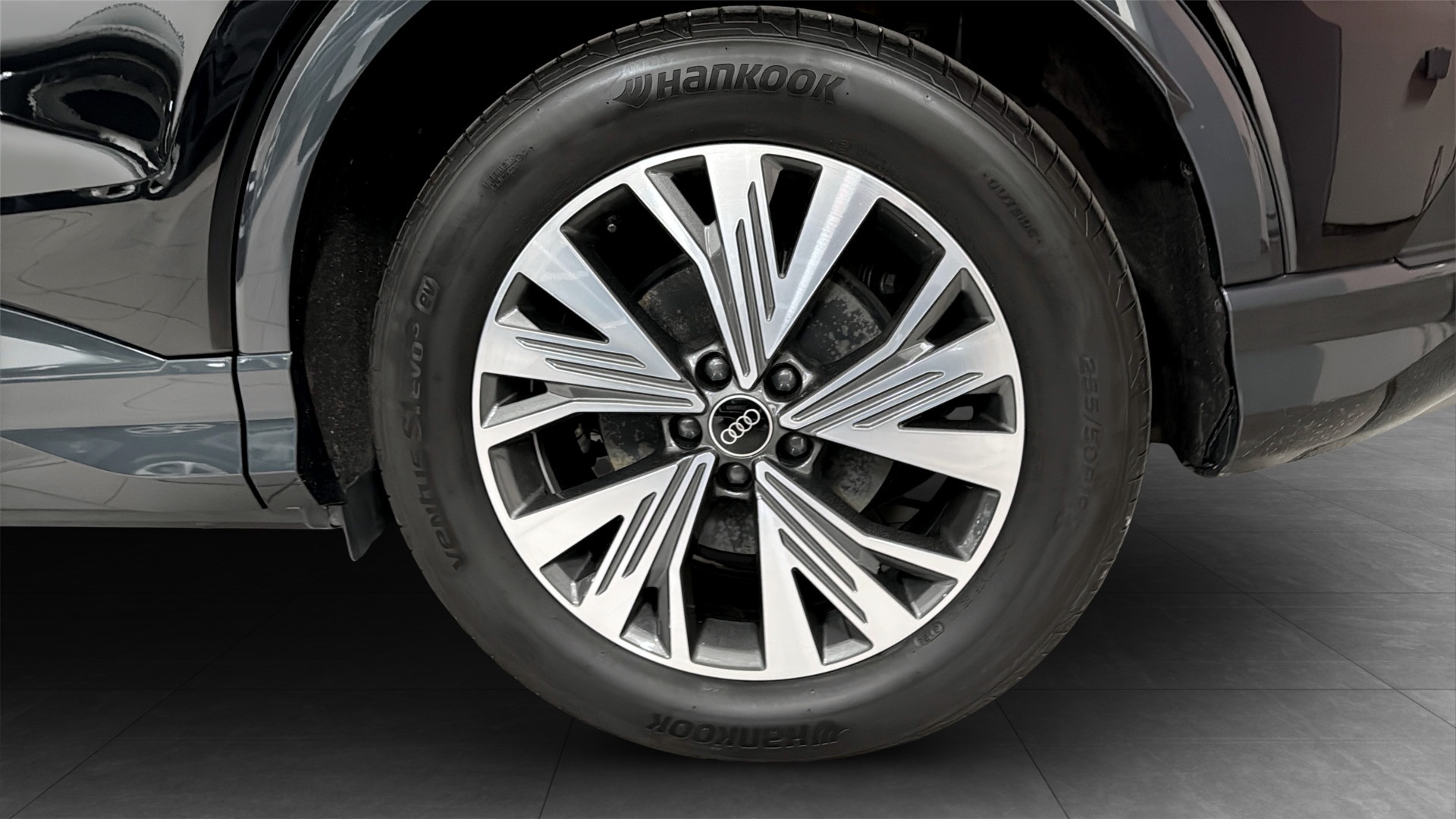 Audi Q4 e-tron CLL22S
