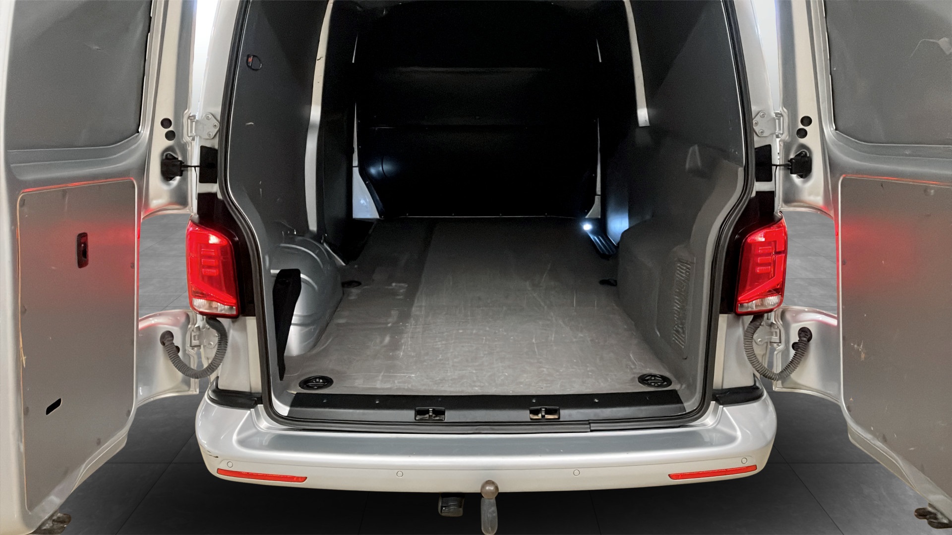 Volkswagen T6.1 Transporter lång hjulbas CMT93A