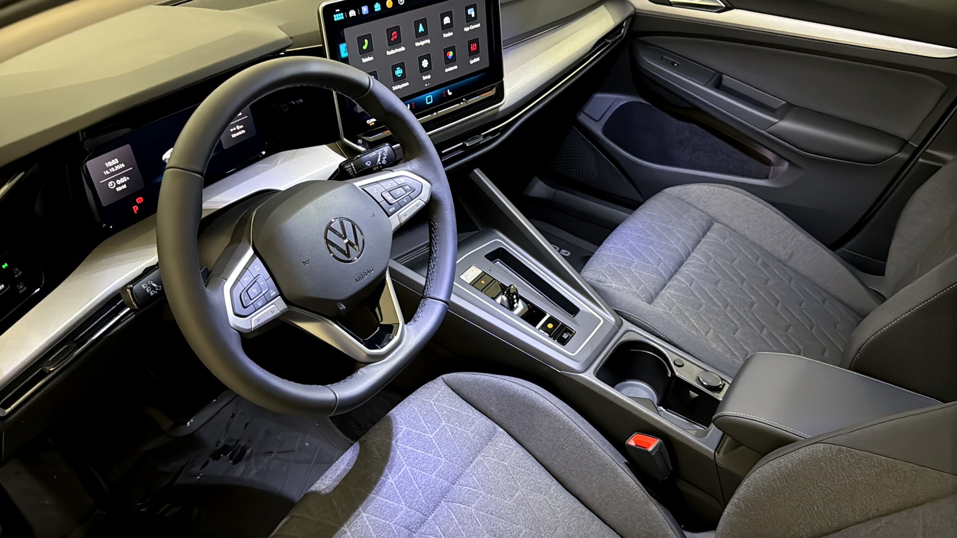 Volkswagen Golf COJ08M