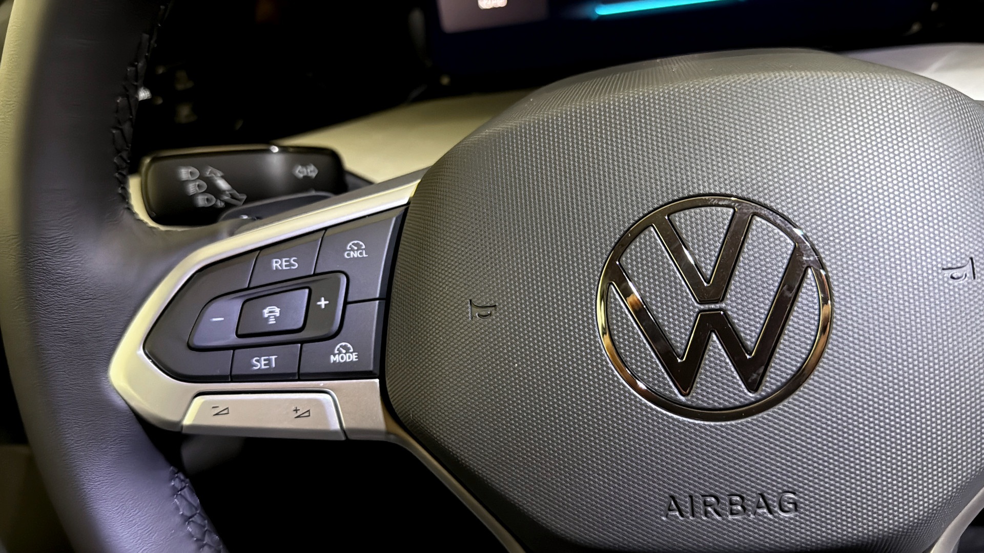 Volkswagen Golf COJ08M