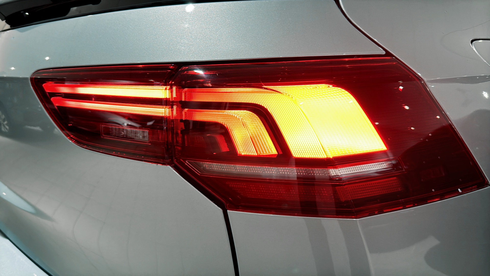 Volkswagen Golf COJ08M