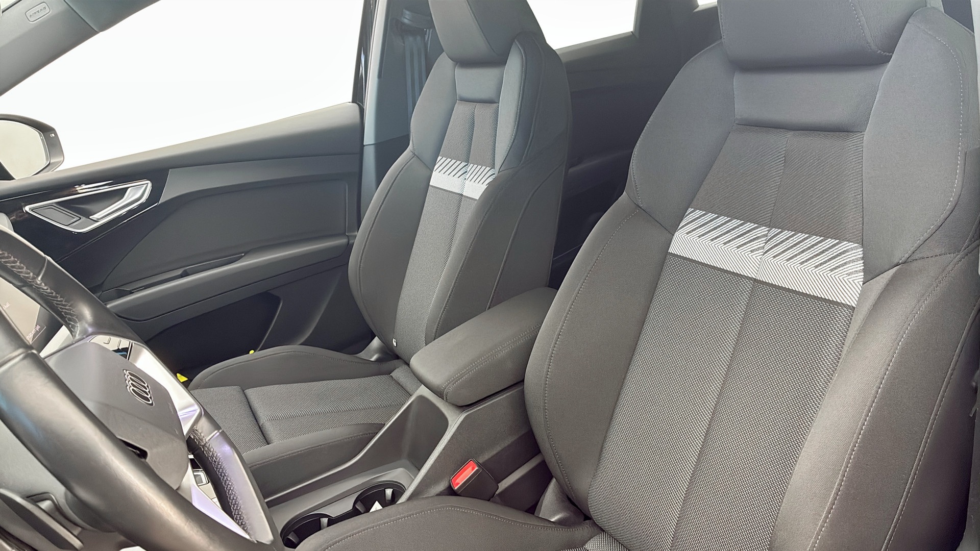 Audi Q4 e-tron COX49E