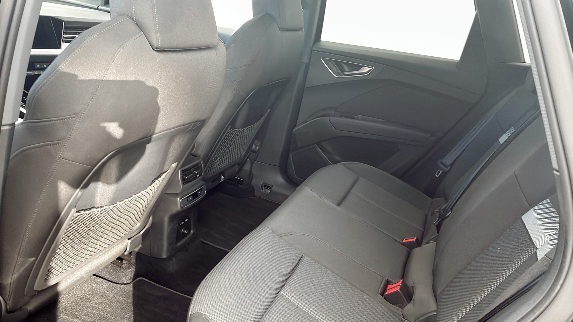 Audi Q4 e-tron COX49E