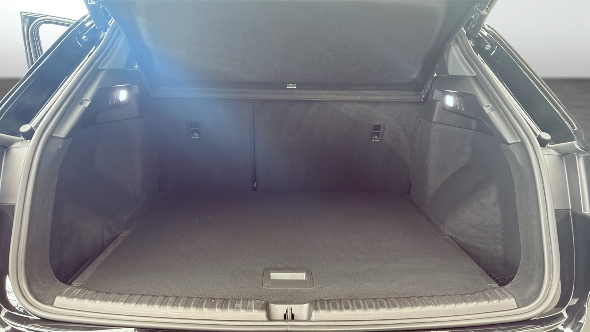 Audi Q4 e-tron COX49E