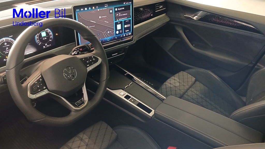 Volkswagen Passat CRA77G