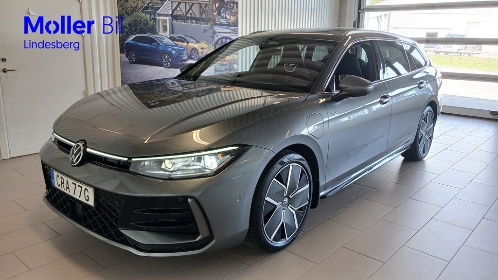 Volkswagen Passat CRA77G