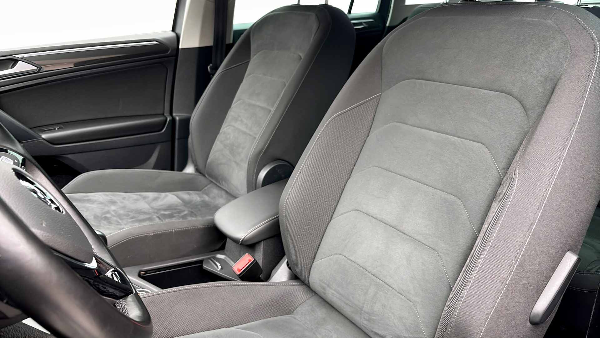 Volkswagen Tiguan CRG84A