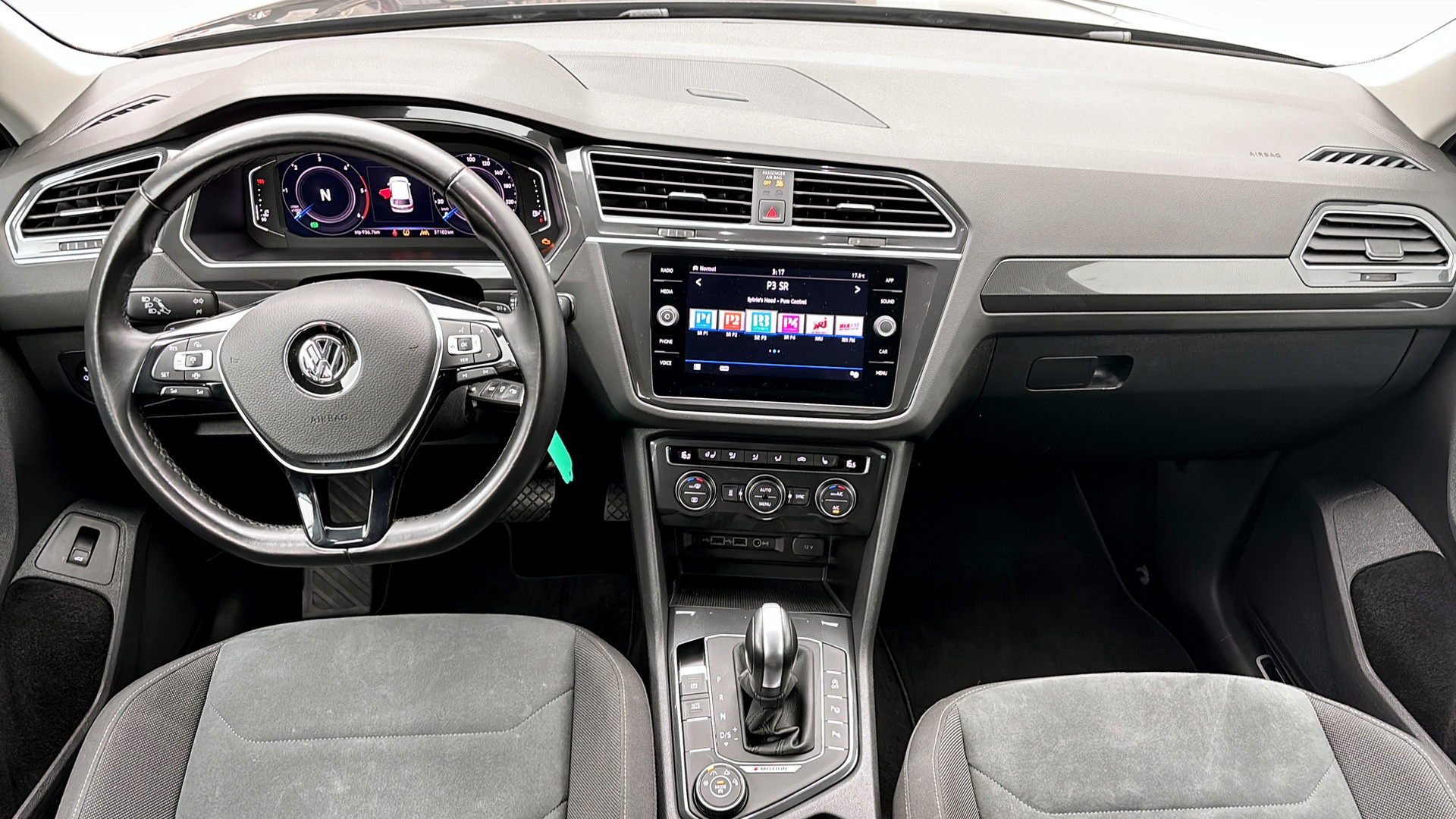Volkswagen Tiguan CRG84A