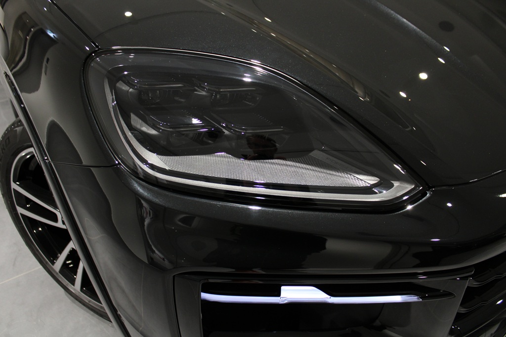 Porsche Cayenne CRT02Y