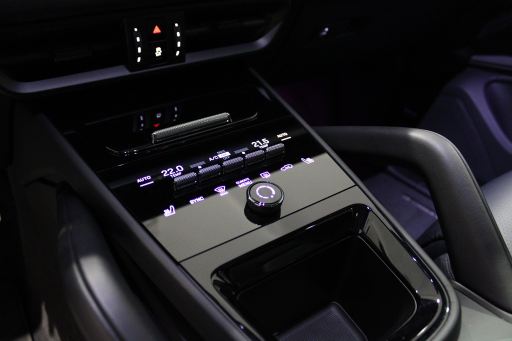 Porsche Cayenne CRT02Y